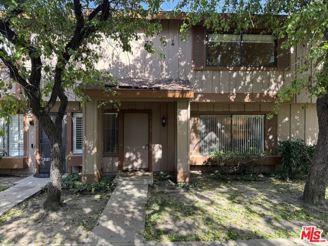20111 Leadwell Street, 3 photo 3
