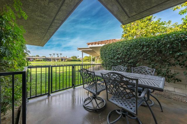 10 Colgate Drive, Rancho Mirage CA: https://media.crmls.org/mediaz/29c914b9-eb83-4422-8f70-b39cb3735689.jpg