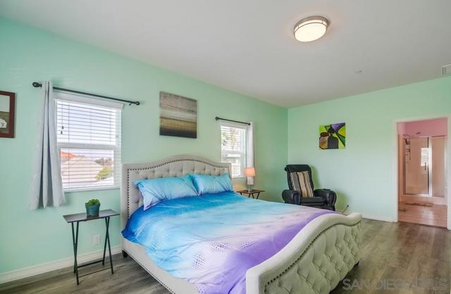 1249 12Th, Imperial Beach CA: https://media.crmls.org/mediaz/29c95971-8b9e-41d1-a439-3c270a3e3cfb.jpg