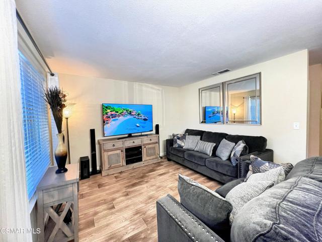 197 Creekside Circle, Sacramento CA: https://media.crmls.org/mediaz/29c9b29f-2d76-46e3-b034-066fe0157d8a.jpg