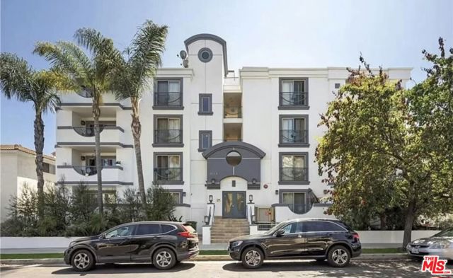 1621 Barry Avenue, Los Angeles CA: https://media.crmls.org/mediaz/29ca65c9-ddb7-4195-8ecc-8bb08c9b4917.jpg