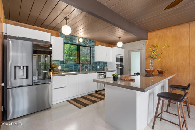 1449 Fordham Avenue, Thousand Oaks CA: https://media.crmls.org/mediaz/29cabaf4-d761-42c5-a677-f955cbc697e5.jpg