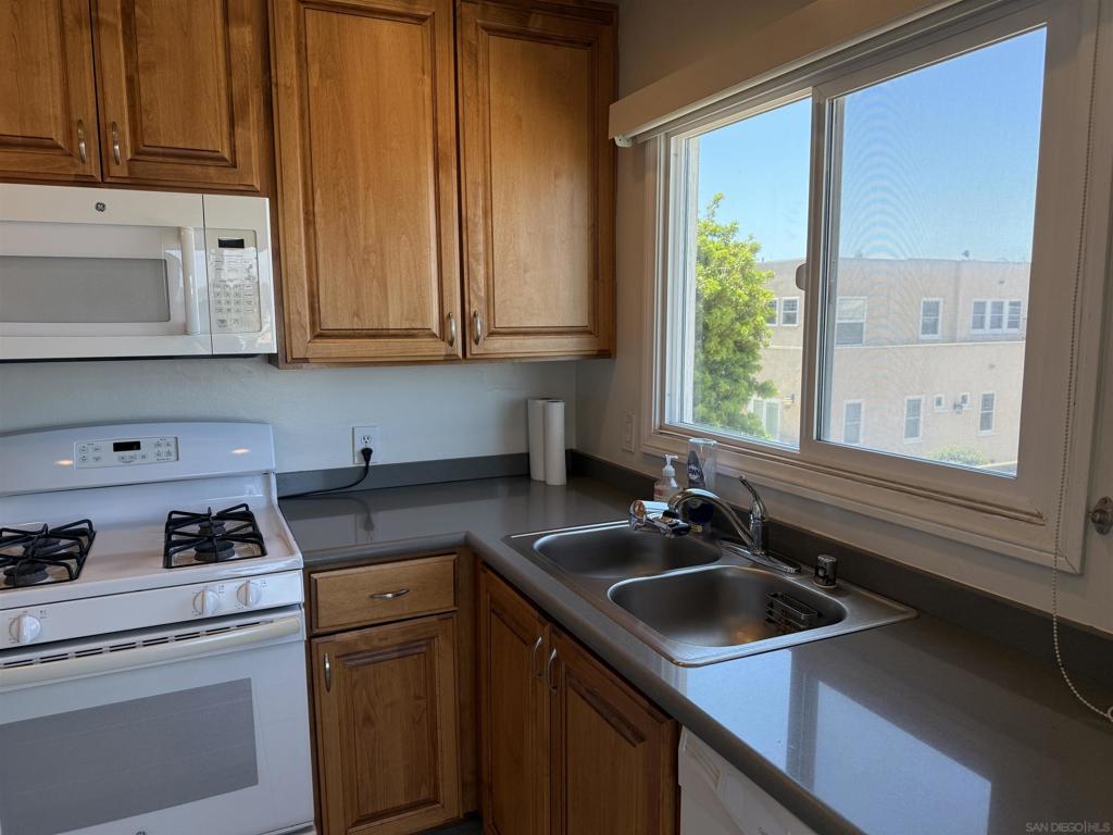 MLS #250030735SD image #9