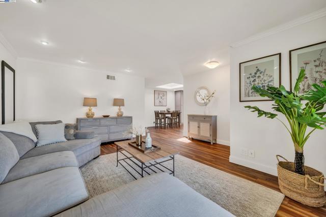 38243 Manzanita St, Newark CA: https://media.crmls.org/mediaz/29cb18ab-0588-47d1-852e-b98014499162.jpg