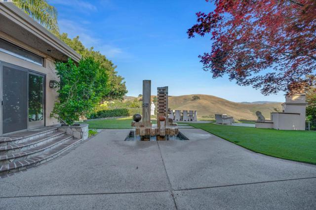 4478 Deer Ridge Road, Danville CA: https://media.crmls.org/mediaz/29cbc31d-ee27-464a-8536-e2b8eb64e46c.jpg