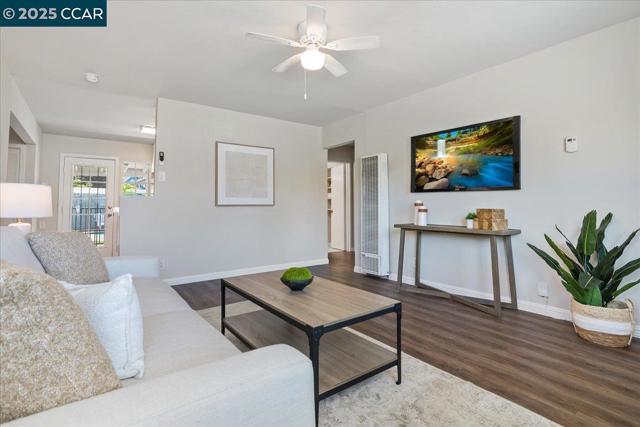 720 Jane Court, Martinez CA: https://media.crmls.org/mediaz/29cbf84b-62fc-43ec-b691-e4f4e9acf9cf.jpg