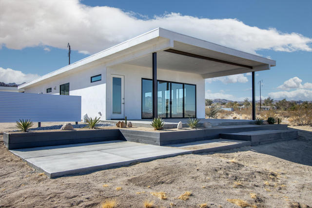 66050 Cottonwood Drive, Joshua Tree CA: https://media.crmls.org/mediaz/29ccf1ab-9994-400c-be93-ca58661a6cc4.jpg