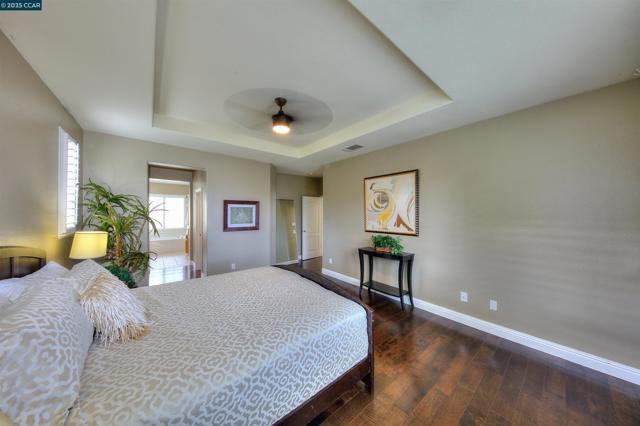2927 Carlingford Ln, Vallejo CA: https://media.crmls.org/mediaz/29cde143-e549-4e0c-8e7d-a2d71d35439e.jpg