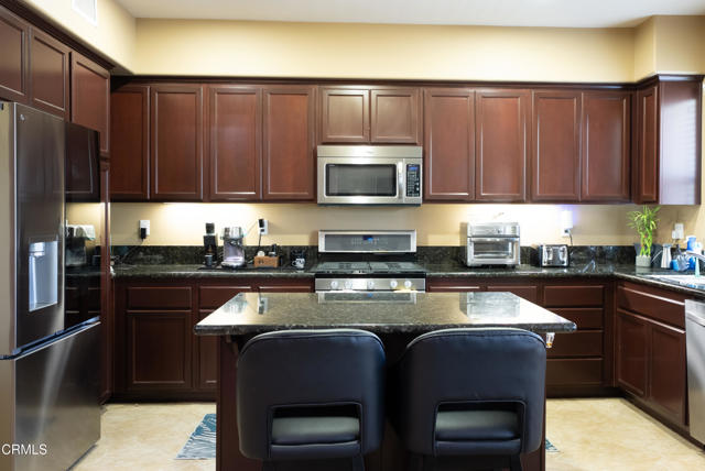 Detail Gallery Image 10 of 18 For 3123 N Oxnard Bld, Oxnard,  CA 93036 - 4 Beds | 3 Baths