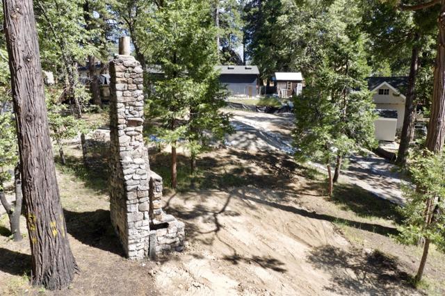 32065 Hunsaker Way, Running Springs CA: https://media.crmls.org/mediaz/29ce4dce-34c6-4e28-a303-e2f7d93a0757.jpg