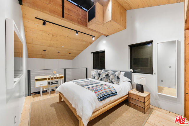 20605 Cheney Drive, Topanga CA: https://media.crmls.org/mediaz/29ce9b7b-3cad-4d0d-b0b4-1a74dd9d3f8e.jpg