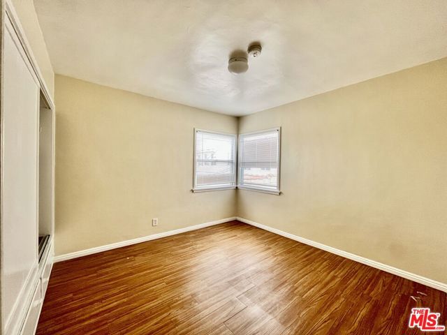 4424 1/2 Arlington Avenue, Los Angeles CA: https://media.crmls.org/mediaz/29cf18ab-293a-4780-99e3-24a1878fd78b.jpg