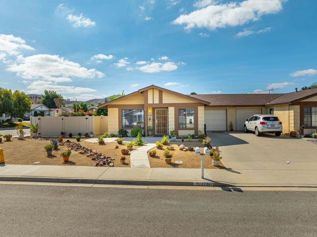 27367 El Cajon Lane, Menifee CA: https://media.crmls.org/mediaz/29cf3ba6-528e-456e-96d4-9a0249e2a803.jpg