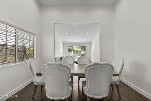 459 Mark Drive, Simi Valley CA: https://media.crmls.org/mediaz/29cfa5ff-8060-4a64-a1f5-11048852a2b5.jpg
