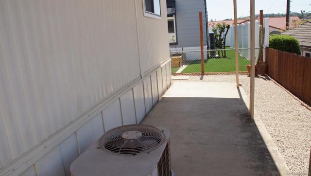 955 Howard Ave, Escondido CA: https://media.crmls.org/mediaz/29cfae0d-2771-4a1c-8c48-941585004125.jpg
