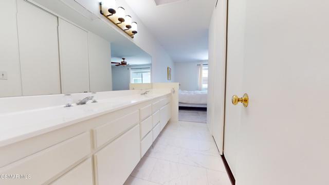 232 Gazania Court, Thousand Oaks CA: https://media.crmls.org/mediaz/29cfb32e-9bf0-4806-98bc-31dfb6ed5107.jpg