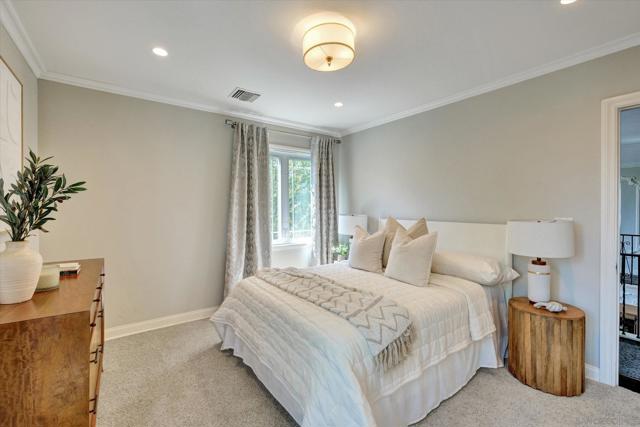 1901 N Catalina Street, Los Angeles CA: https://media.crmls.org/mediaz/29d03db5-c219-4ef8-aaa8-26ba0b2cab2d.jpg