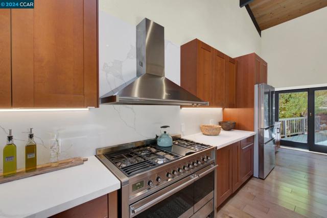 Details for 7112 Sayre Dr, Oakland, CA 94611