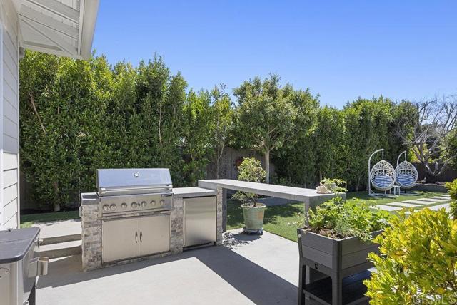 Image 14 of 43 For 964 Urania Avenue