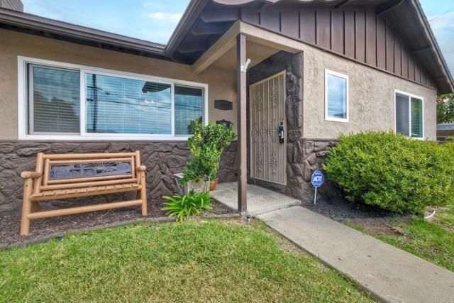 4960 Sparks Avenue, San Diego CA: https://media.crmls.org/mediaz/29d06a95-cf24-4052-9b32-2623ea0172b7.jpg