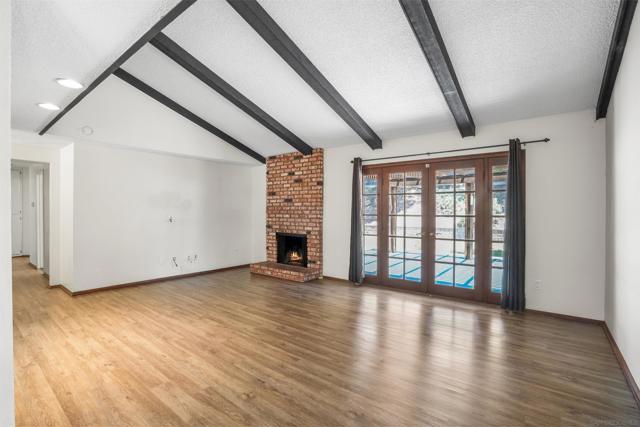 931 Rutgers Ave, Chula Vista CA: https://media.crmls.org/mediaz/29d256c5-9516-408c-b4b2-d61a75aea3a7.jpg