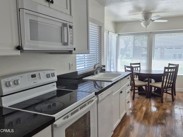 Detail Gallery Image 6 of 45 For 13105 Village 13, Camarillo,  CA 93012 - 2 Beds | 2 Baths