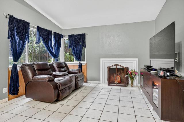 2509 Illinois Street, East Palo Alto CA: https://media.crmls.org/mediaz/29d33090-2578-453e-9c46-0435915ad954.jpg