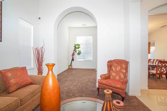 5018 Southport Ct, Antioch CA: https://media.crmls.org/mediaz/29d35a0f-c35d-46bf-a847-7772d0ffa895.jpg
