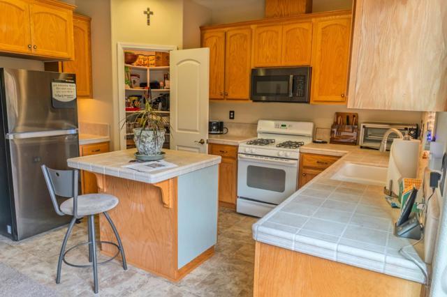 223 Apple Avenue, Greenfield CA: https://media.crmls.org/mediaz/29d43144-207d-4edd-b2b3-1097df5c66cf.jpg