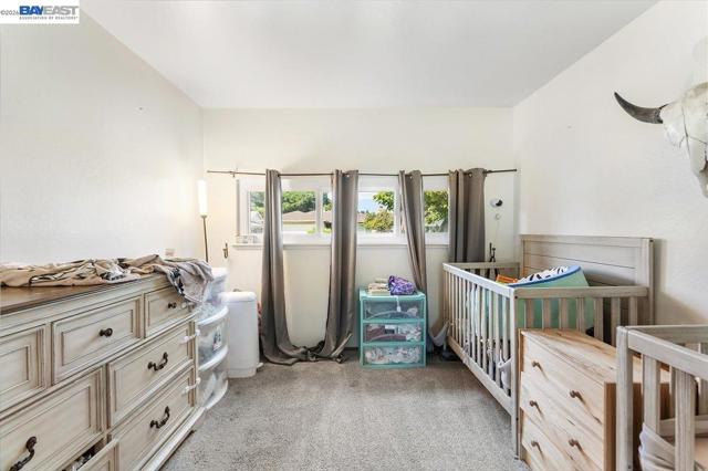 21330 Kahlert St, Castro Valley CA: https://media.crmls.org/mediaz/29d44ade-6a18-4246-b9b6-6adb7b79d1c2.jpg