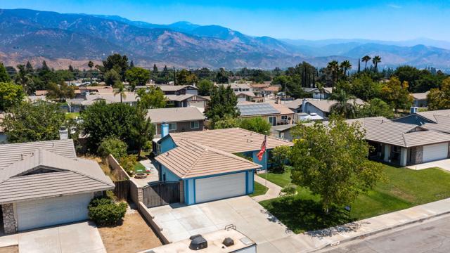 1548 Teton St Street, San Bernardino CA: https://media.crmls.org/mediaz/29d4acb8-f049-4b79-9f0c-e6f34139687d.jpg