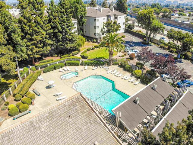 1280 Stanhope Ln, Hayward CA: https://media.crmls.org/mediaz/29d4e817-d812-4cde-ba83-751249acf091.jpg