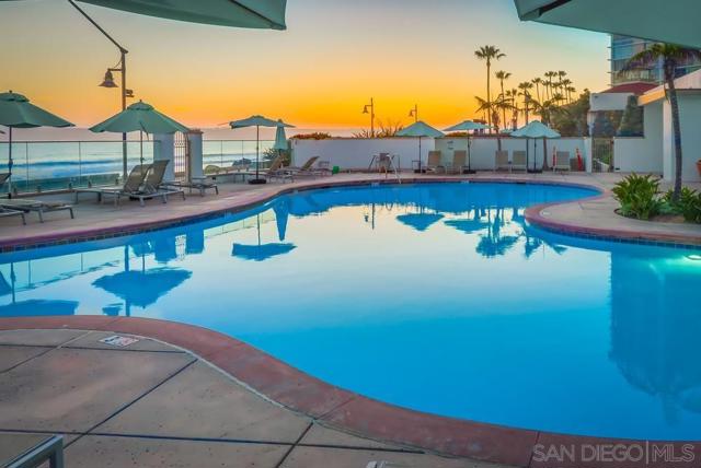 1720 Avenida Del Mundo, Coronado CA: https://media.crmls.org/mediaz/29d4f4d4-4e10-4e76-863a-39d87b51ba37.jpg