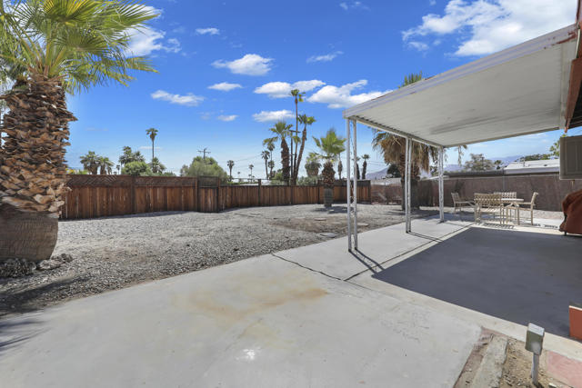 42570 Stephani Circle, Palm Desert CA: https://media.crmls.org/mediaz/29d50b89-b7c9-44ca-9b3c-bcbe2c92adb3.jpg