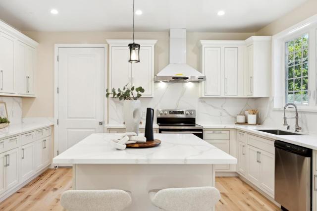 121 S Fremont Street, San Mateo CA: https://media.crmls.org/mediaz/29d57d28-86da-474d-8972-155f40c965a3.jpg