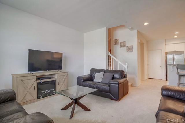 Detail Gallery Image 10 of 60 For 1330 Santa Liza #4,  Chula Vista,  CA 91913 - 4 Beds | 3/1 Baths