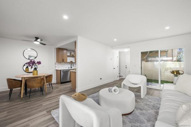 7836 Hummingbird Ln, San Diego CA: https://media.crmls.org/mediaz/29d5cfe2-587a-49f2-bba3-862ec371fcc5.jpg