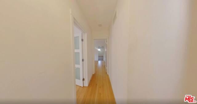 7800 Dunbarton Avenue, Los Angeles CA: https://media.crmls.org/mediaz/29d67a49-4dac-44cc-a1b9-aa3130da20a1.jpg