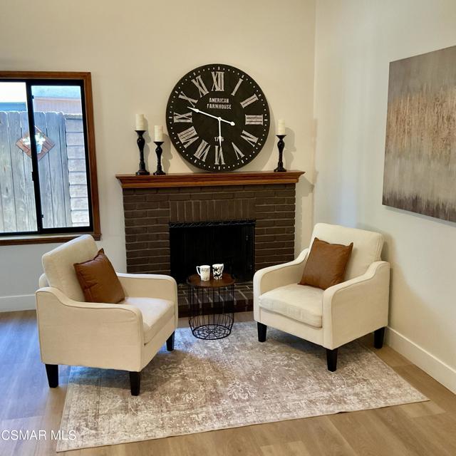 2455 Castlemont Court, Simi Valley CA: https://media.crmls.org/mediaz/29d6c49c-3797-4fd9-91e1-d275c46bec08.jpg