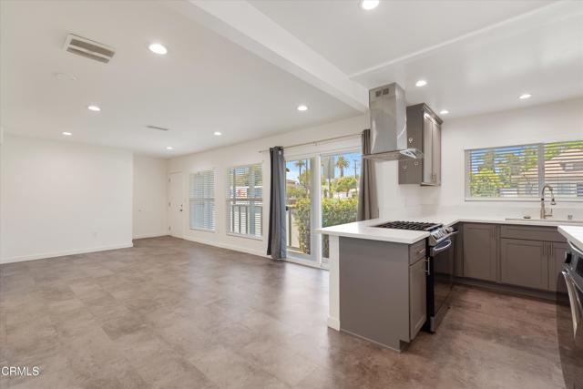 2664 S La Brea Avenue, Los Angeles CA: https://media.crmls.org/mediaz/29d72ddc-f4a3-43ee-aaec-32537df5d25f.jpg