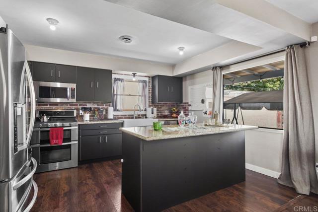 Detail Gallery Image 12 of 39 For 6114 Tarragona Dr, San Diego,  CA 92115 - 4 Beds | 2 Baths