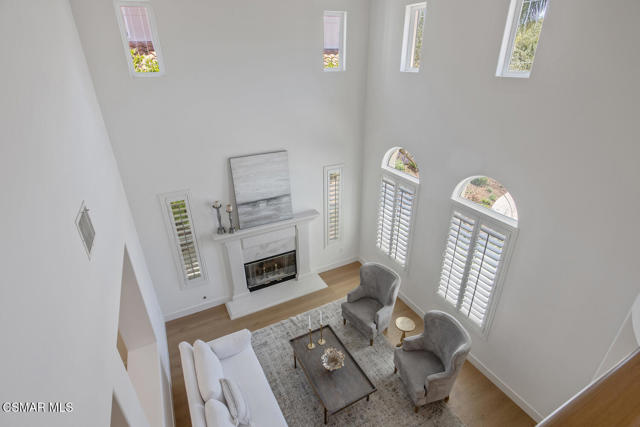 1615 Vista Oaks Way, Westlake Village CA: https://media.crmls.org/mediaz/29d8759d-0fc0-48bf-b729-06f3b703768b.jpg