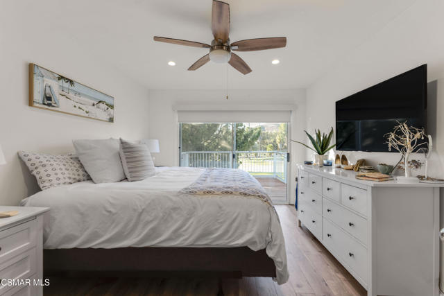 5757 Lake Lindero Drive, Agoura Hills CA: https://media.crmls.org/mediaz/29d882b1-606d-4d54-9556-921804090016.jpg