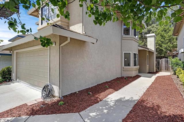 2227 Foxhill Drive, Martinez CA: https://media.crmls.org/mediaz/29d8a461-7e90-471b-b0cb-ca72551bfe9c.jpg