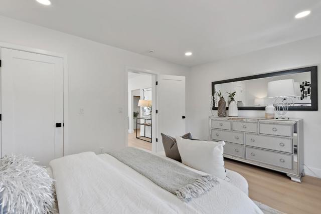 209 Bayswater Avenue, Burlingame CA: https://media.crmls.org/mediaz/29d8f31d-a42a-4012-9123-3d5d7e721321.jpg