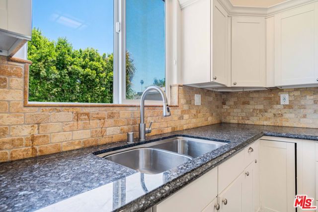 7050 Independence Avenue, Canoga Park CA: https://media.crmls.org/mediaz/29d92afd-249b-4eb5-ae60-78e8ca87a27d.jpg