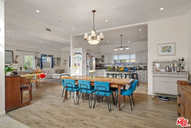 4224 Madison Avenue, Culver City CA: https://media.crmls.org/mediaz/29da41d1-7744-4b2e-8ad7-256b8a8058d1.jpg