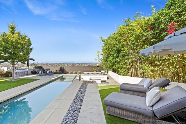 5259 Pacifica Dr, San Diego CA: https://media.crmls.org/mediaz/29dadb56-32ea-44da-9a70-681c8df5ce87.jpg