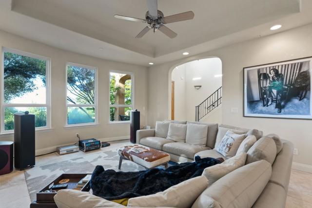 454 Upper Road, San Rafael CA: https://media.crmls.org/mediaz/29daf0de-64c3-44ca-85d4-d159d0afac7e.jpg