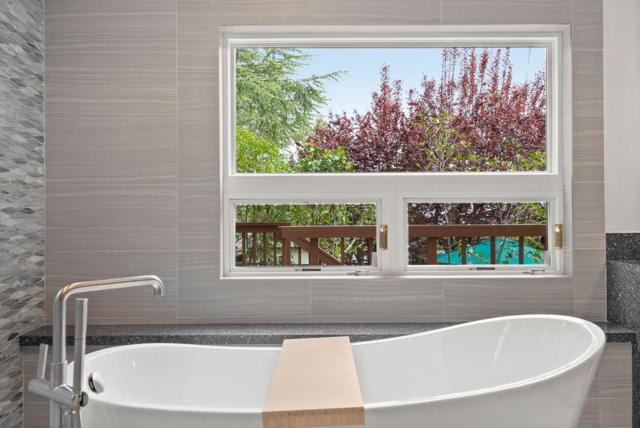 3920 Lakemead Way, Redwood City CA: https://media.crmls.org/mediaz/29dafb4f-3533-46df-8ac9-fdfede1053fc.jpg